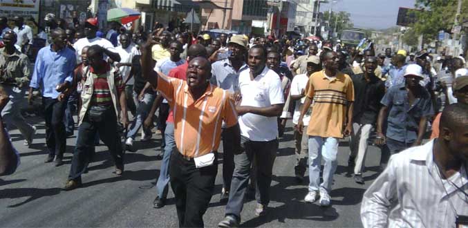 Haïti : Des manifestants réclament le départ de René Préval