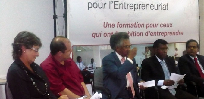 Création d’entreprises : Amédée Darga dénonce la lourdeur des procédures administratives