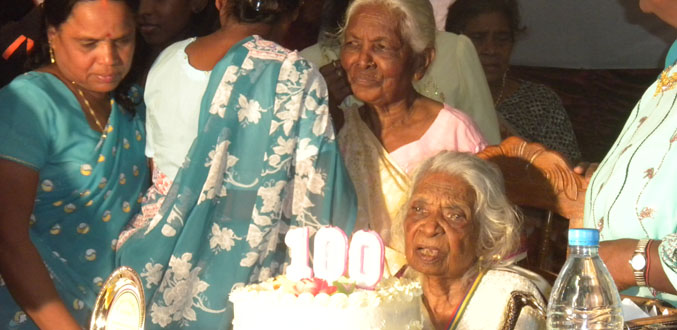 Dunmatheea Kurmooa fête ses 100 ans en compagnie de sa grande famille