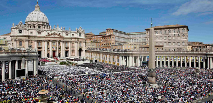 Le pape Jean Paul II béatifié devant un million de pèlerins