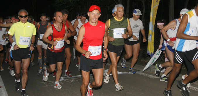 Athlétisme : Marathon de l’île Maurice Deuxième - Deuxième victoire consécutive pour le Polonais Jacek Cieluszecki