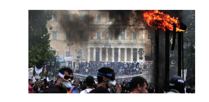 Grèce : les mesures d''austérité accueillies par les protestations de la rue