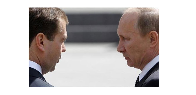 Russie : Medvedev propose la candidature de Poutine en 2012