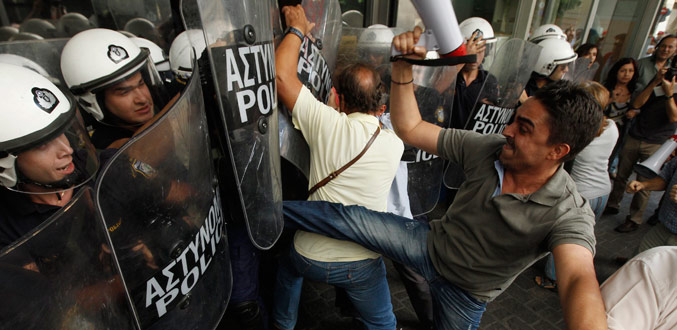 Grèce : Grèves et manifestations paralysent Athènes