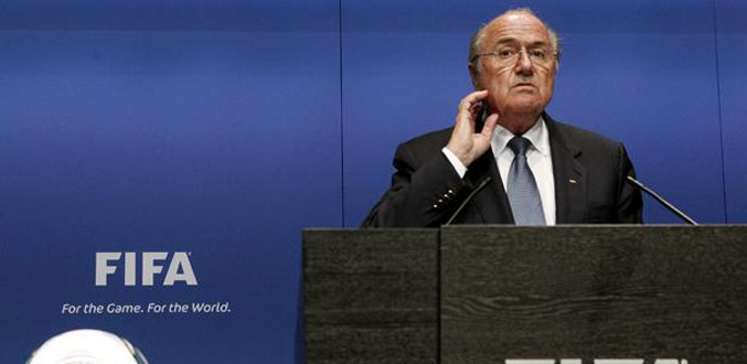 Football: Blatter affirme que les propos racistes font partie du jeu