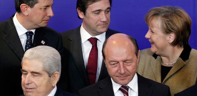 L''Europe adopte un nouveau pacte budgétaire mais demeure divisée sur la Grèce