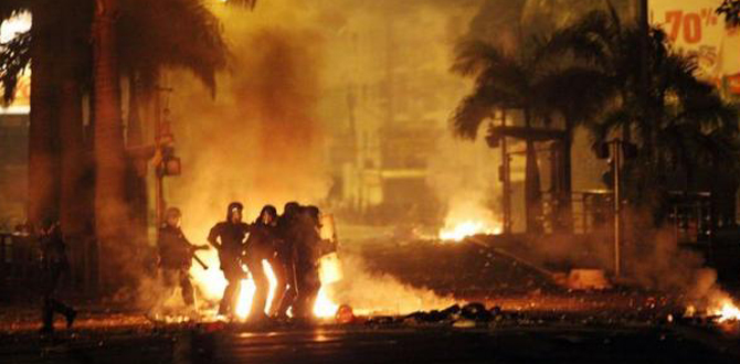 La Réunion : Une troisième nuit de troubles, la violence s''étend à Saint-Louis et Sainte-Marie