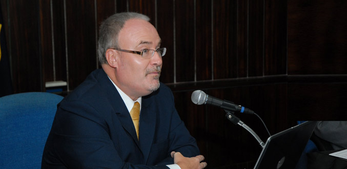 UoM : le plan de restructuration de l’ex- vice-chancelier Konrad Morgan avalisé