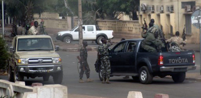 Mali: les mutins disent contrôler la présidence et avoir arrêté des ministres