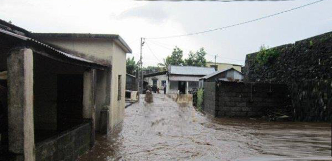 Comores : la France achemine une aide d''urgence aux victimes des inondations