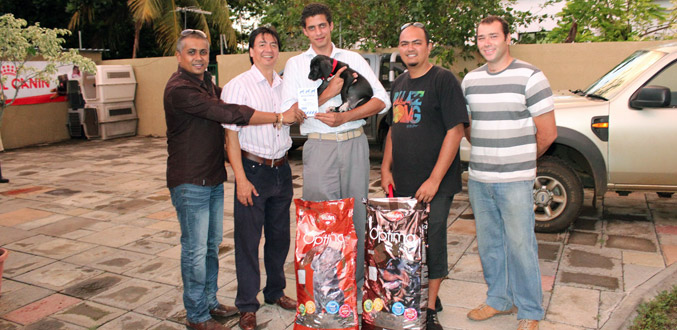 Un éleveur offre gratuitement des chiens de race de plus de Rs 100 000 à travers Facebook