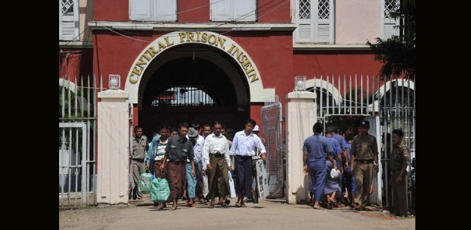 Birmanie: des prisonniers politiques parmi les détenus libérés