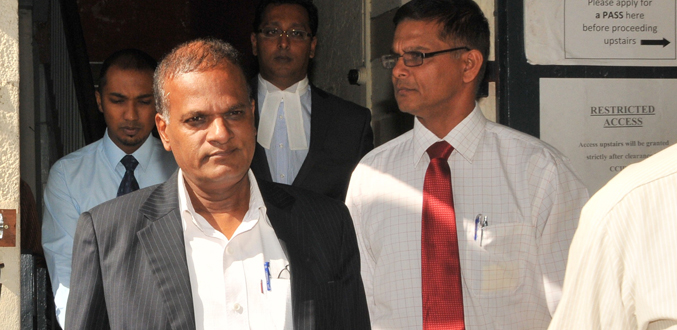 Affaire Boskalis : Prakash Maunthrooa réclame l’abandon des charges retenues contre lui