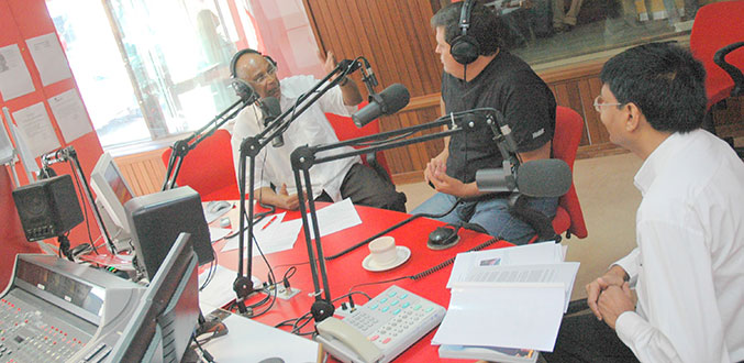 Radios privées : L’IBA devrait assouplir sa position sur les émissions politiques