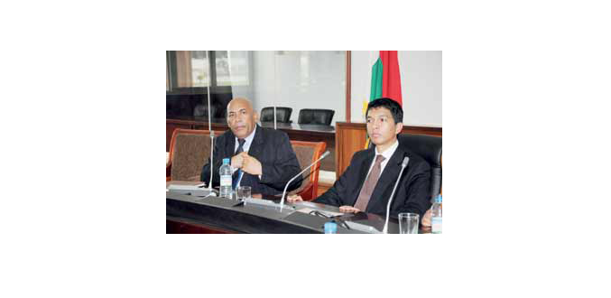 Madagascar : Le fossé se creuse entre Beriziky et Rajoelina