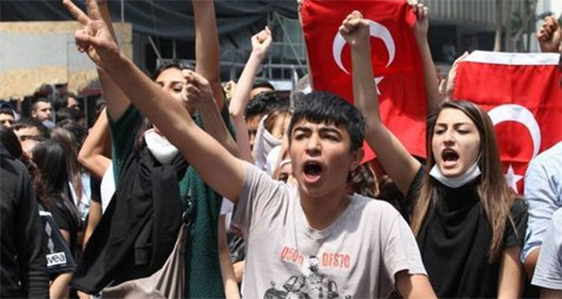 Des milliers de manifestants à Istanbul, la police disperse des rassemblements