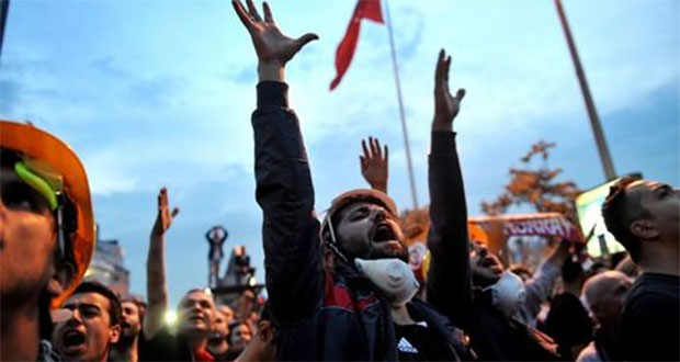 Turquie: les manifestants retournent dans la rue, malgré les «excuses» du gouvernement