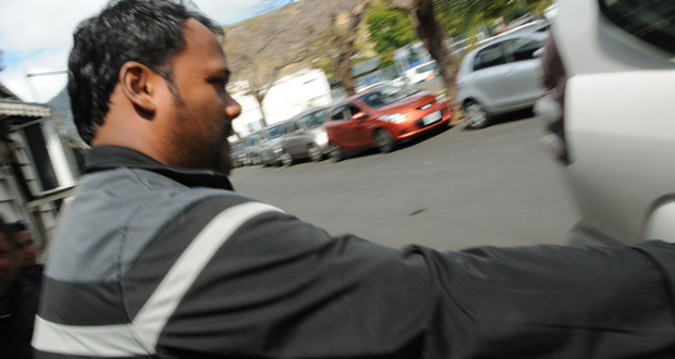 Fraude sur une voiture de luxe: l’enseignant Ashish Seeburrun  libéré sous caution