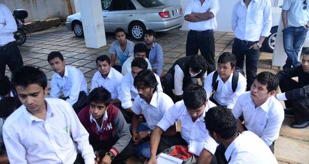Des étudiants népalais espèrent un remboursement de leurs frais d’études ce lundi