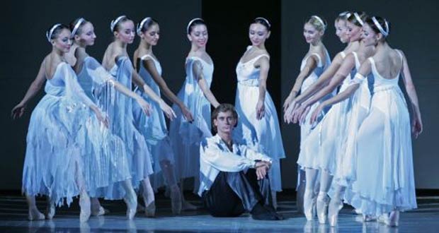 Les danseurs russes révisent leurs classiques