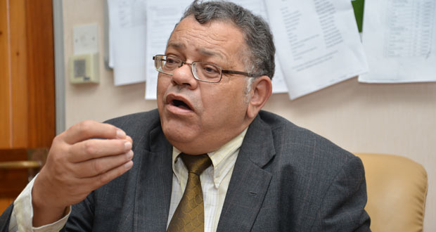 Lucien Finette, directeur du «Mauritius Examinations Syndicate» : «Le HSC Pro sera comme un début d’initiation»