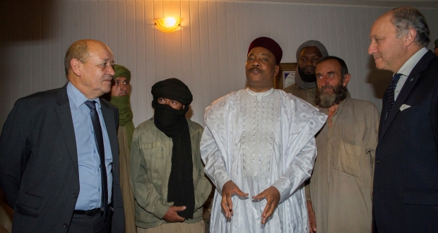 Les quatre ex-otages français du Sahel de retour à Paris