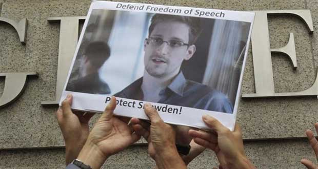 Le New York Times réclame la clémence pour Edward Snowden