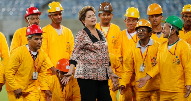 Mondial 2014 : Rousseff promet que les stades seront prêts à temps