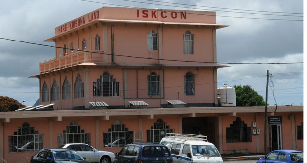 Après 15 ans de silence: une dévote allègue avoir été violée par un membre de l’ISKCON