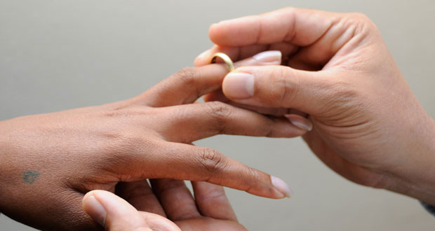 Évolution des moeurs: les Mauriciens se marient de plus en plus tard
