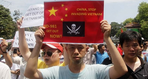 Les vietnamiens manifestent contre un projet pétrolier chinois