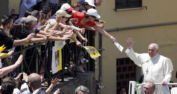 Le pape dénonce le crime organisé en Calabre