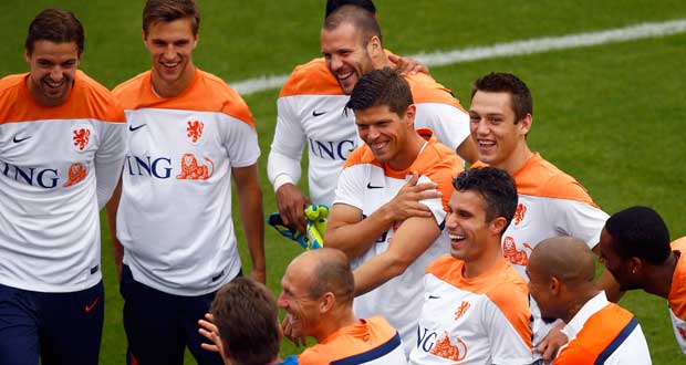 Les Pays-Bas avec trois attaquants contre la Costa Rica