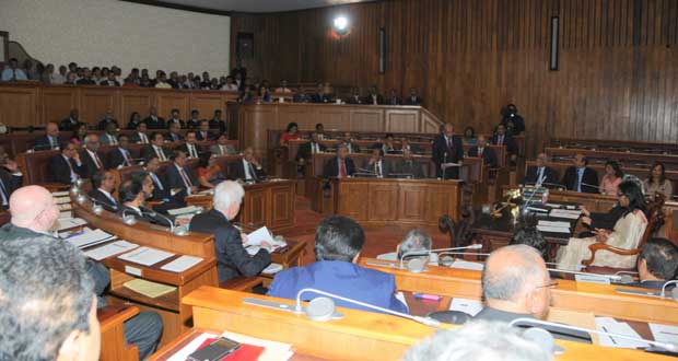 Amendement transitoire: les débats ajournés après l’intervention de Shakeel Mohamed