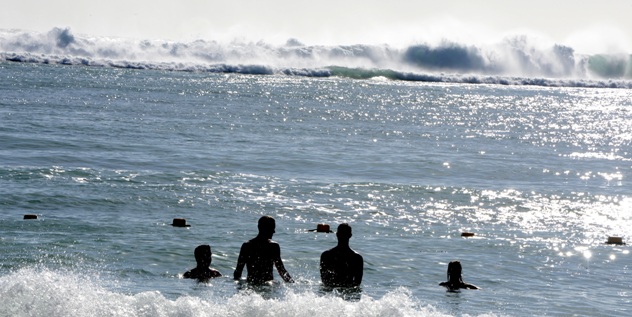Avis de fortes houles: des vagues de plus de  3 mètres attendues à Maurice