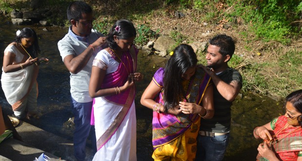 Tradition: les couples tamouls renouvellent leurs voeux