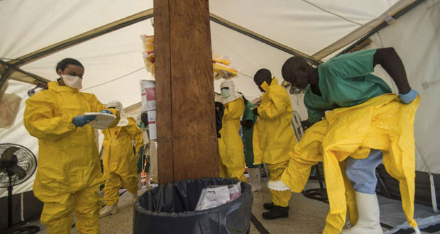 Ebola: blocus en Sierra Leone, état d'urgence au Liberia