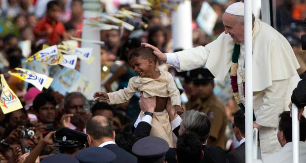 Le pape quitte le Sri Lanka pour les Philippines