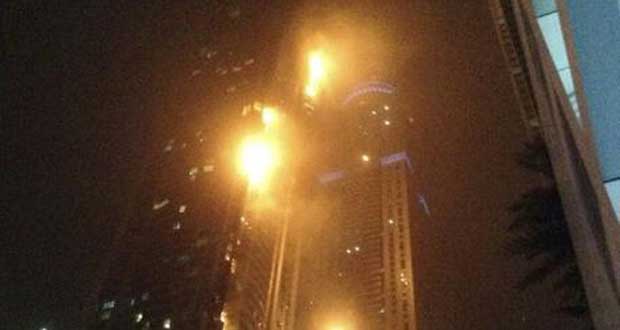 Spectaculaire incendie dans un gratte-ciel de Dubaï