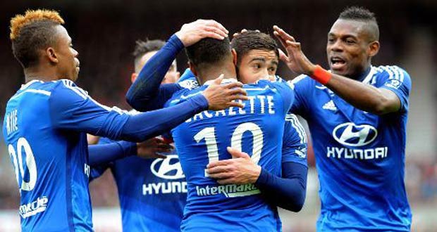 Ligue 1: Lyon remonte sur le trône avant OM-PSG