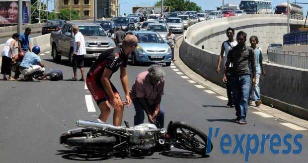 Accidents: deux motocyclistes, dont un jeune homme de 25 ans, rendent l’âme