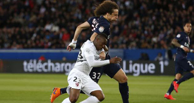Ligue 1: l'heure du sacre pour Paris, suspense pour la 3e place