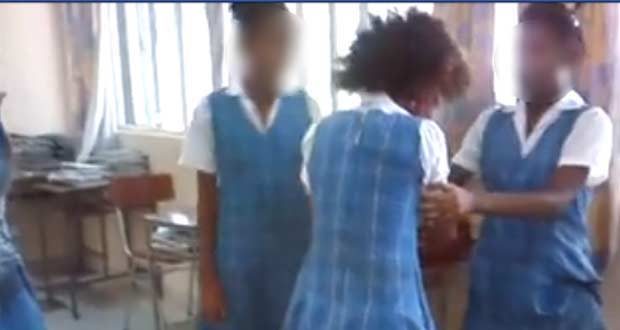 Agression filmée dans une salle de classe: sept collégiennes arrêtées