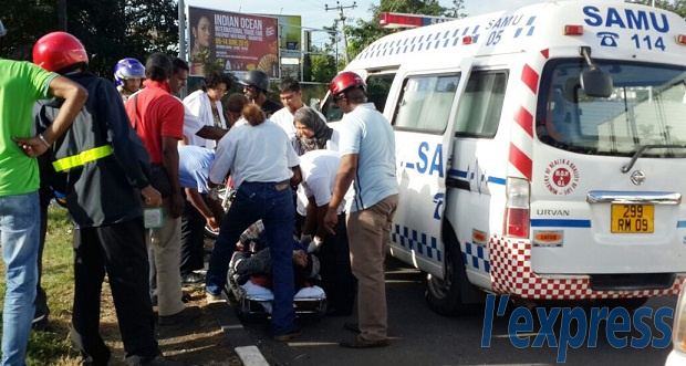 Mer-Rouge: une collision entre un van et une moto fait deux blessés
