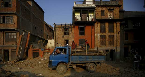 L'Inde s'engage à verser un milliard de dollars d'aide au Népal