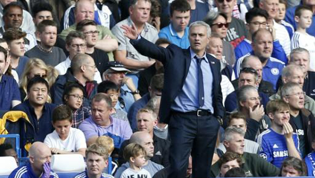 Angleterre: Chelsea et Mourinho au fond du gouffre