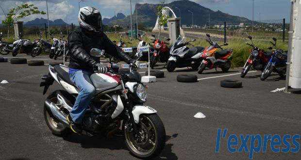 Pollution sonore: Raj Dayal envisage la saisie des motos trop bruyantes