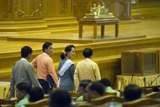 Birmanie: Suu Kyi au Parlement après sa victoire historique