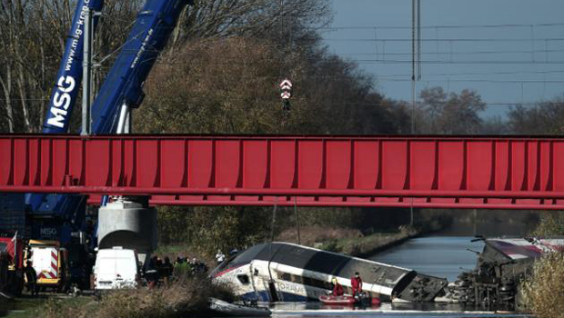 Le TGV d'essais qui a déraillé en Alsace a freiné trop tard, selon la SNCF