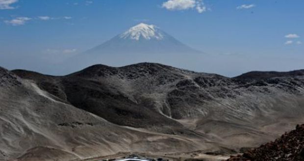 Pérou: réveil du volcan Misti, le plus dangereux du pays
